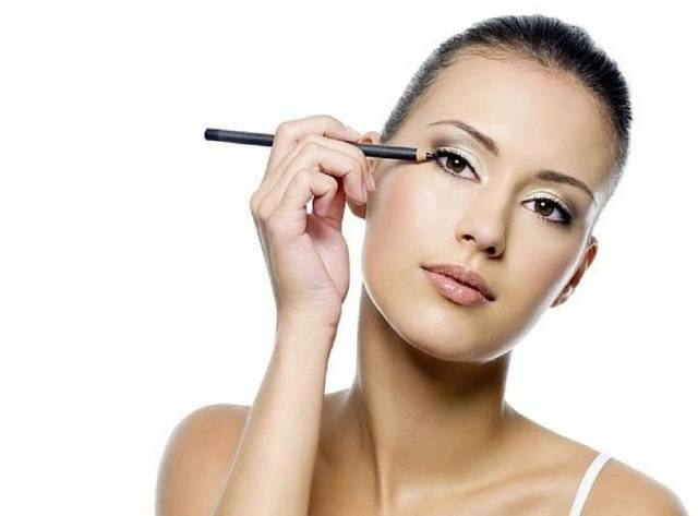 Зеркало с подсветкой для макияжа. Правильный подбор света.