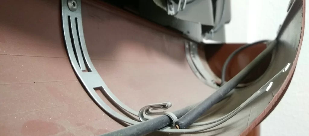 греющий кабель в водостоке.jpg греющий кабель в водостоке.jpg