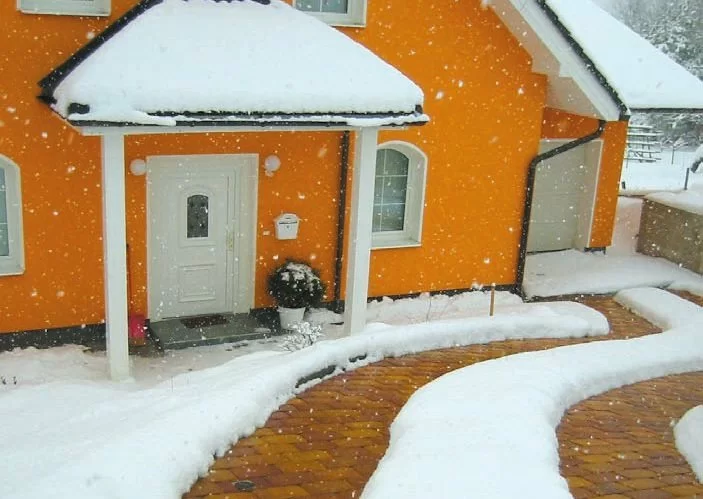 devi-road2-big.jpg devi-road2-big.jpg